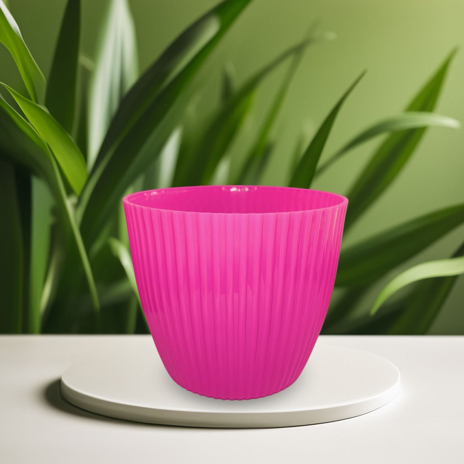 Line Pot 9 inch